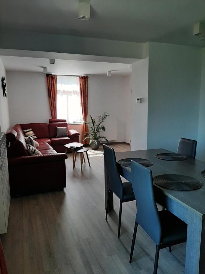Appartement Le Sommet Du Condroz à Ciney Extérieur photo